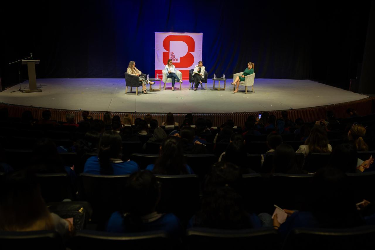 Panelista en el 8M “mujeres y Educación: un cambio hacia la Igualdad, en el Marco del Día 